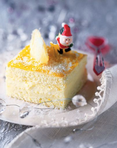 Cake with a lemon