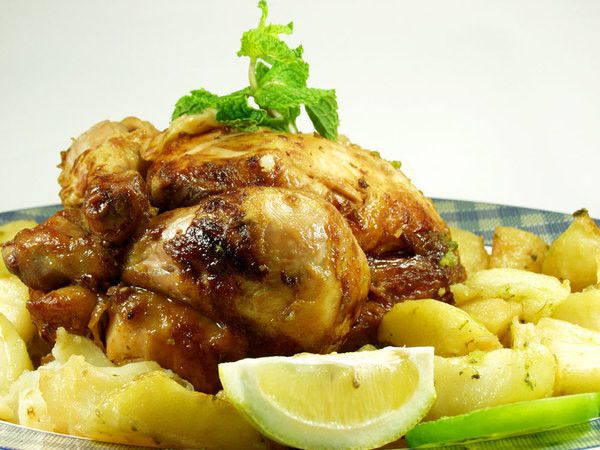 Chicken, baked with potatoes