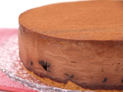 Chocolate cheesecake with prunes