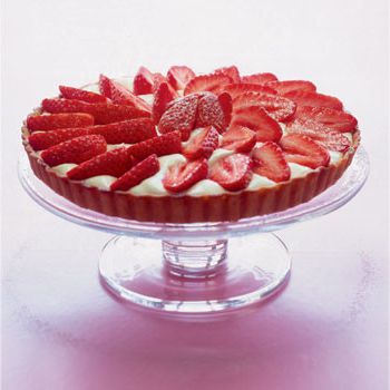 Sand cake with strawberries