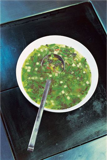 The soup of spring vegetables (recipe of Gordon Ramsay)