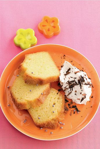 Cupcake with limoncello sauce