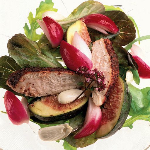 Salad of white chicken with sumac, figs, almonds and pickled red onions