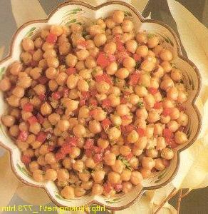 Salad with chickpeas (chickpeas)