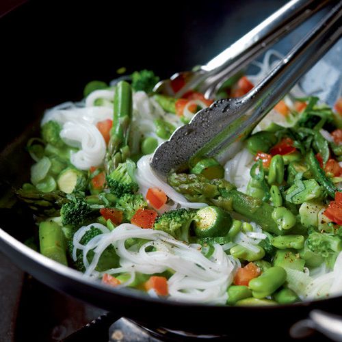 Sauteed rice noodles with vegetables