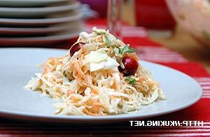 Salad of cabbage with cranberries