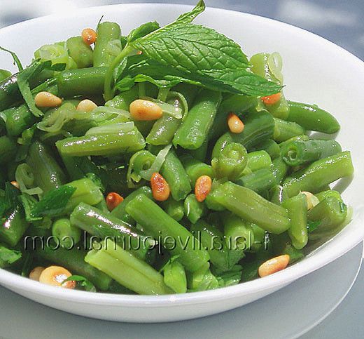 Green beans with mint and pine nuts