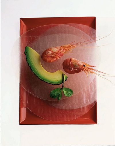 Spring rolls with shrimp and avocado