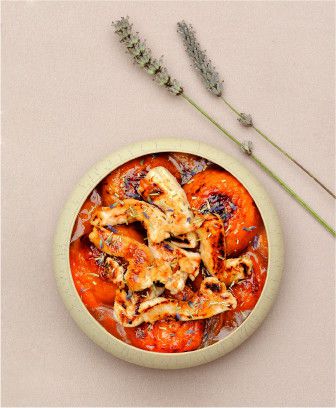 Chicken wok with herbs