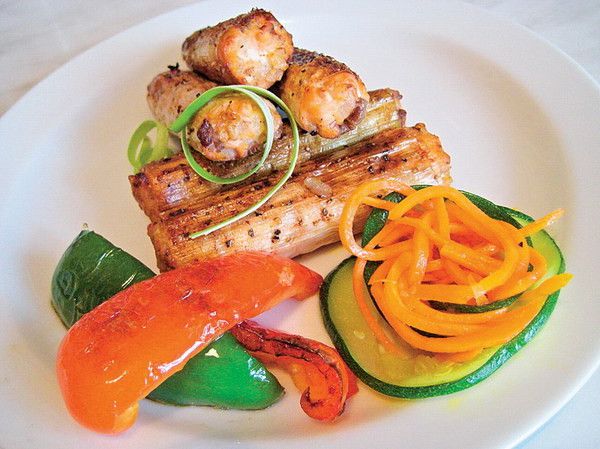 Leek rolls with salmon