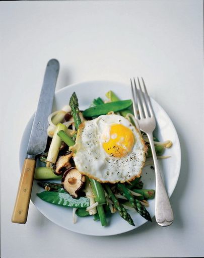 Eggs and shiitake mushrooms oriental