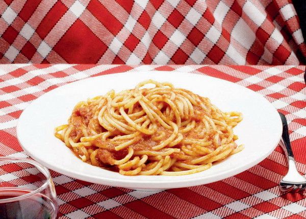 Spaghetti with tomato