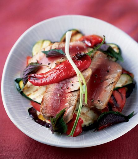 Tuna with grilled vegetables