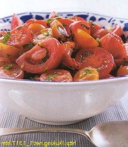 Tomato salad with mint and lemon
