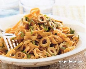 Cold pasta in Italian