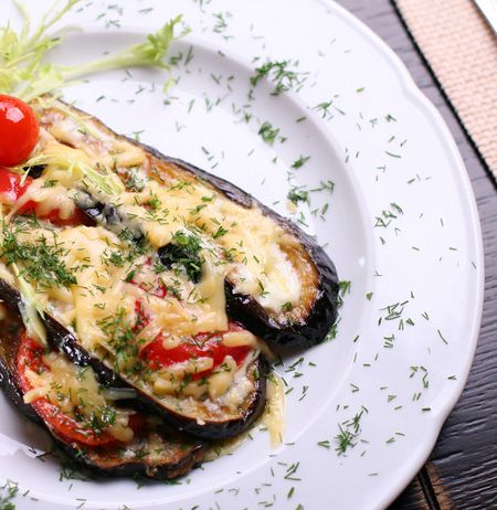 Eggplant baked with cheese and tomato