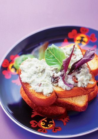 Canape with Roquefort