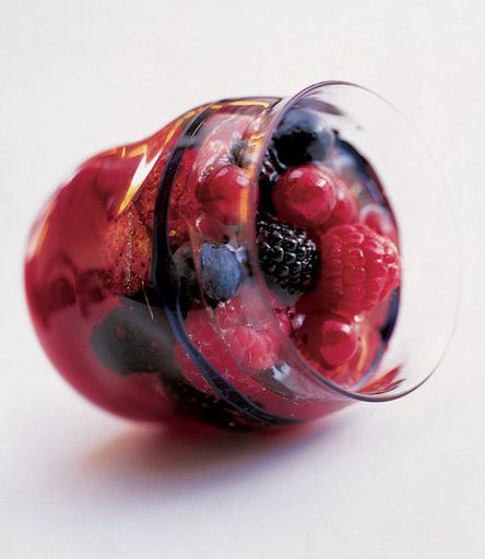 Jelly of red berries with nutmeg