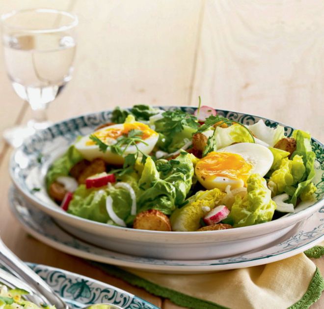 Lettuce with potatoes and boiled eggs