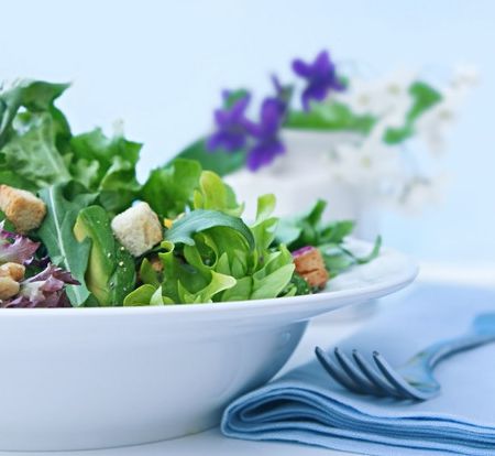 Green salad with avocado