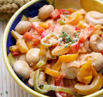 Mushroom ragout with tomatoes