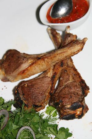 Loin on the grill with sauce in Azerbaijani