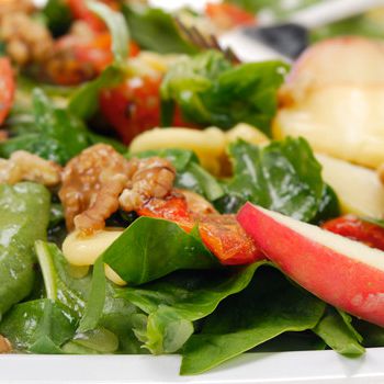 Salad with bacon and apples