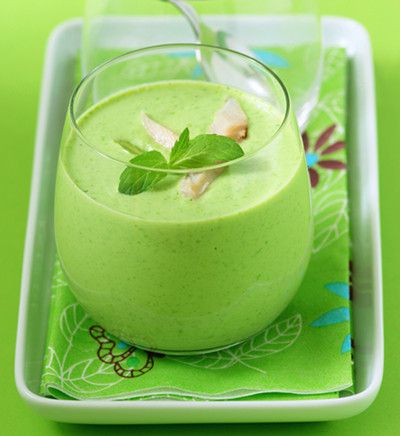 Cold soup of celery with apples