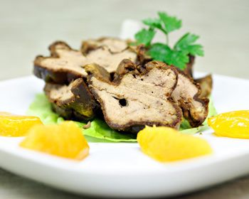 Chicken liver with pears