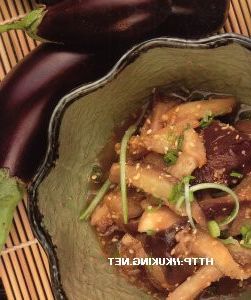 Aubergine salad with sesame seeds