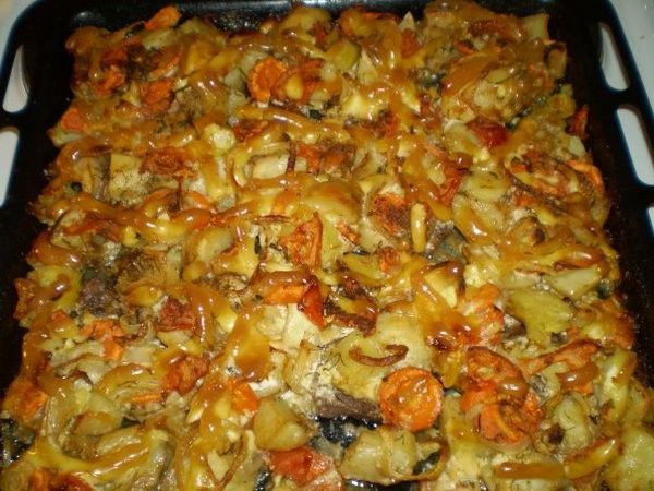 Lamb baked with vegetables