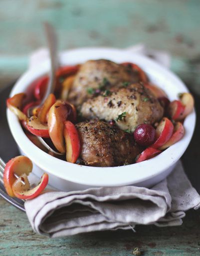 Chicken, baked with apples