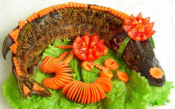 Baked stuffed pike