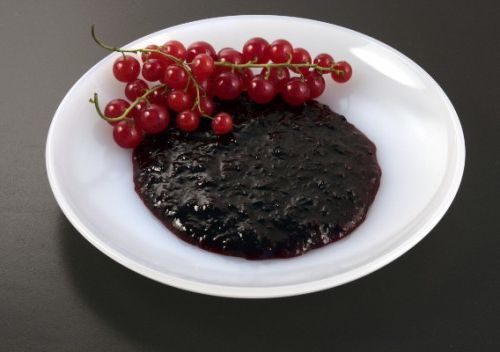 Jam made of black and red currants