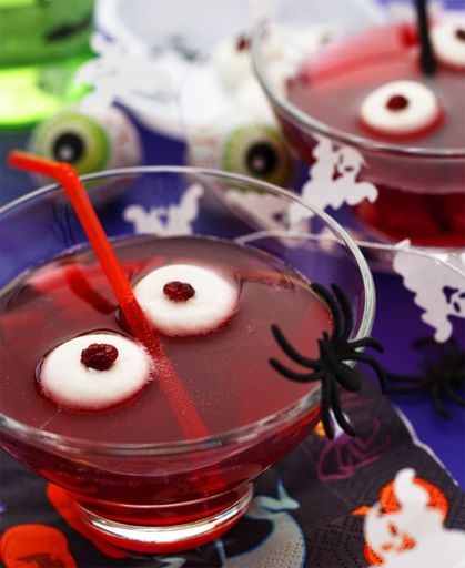 Cherry punch 'vampire eyes 