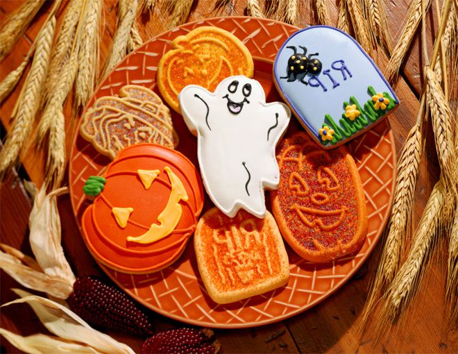 Sand ghosts and pumpkins in the glaze