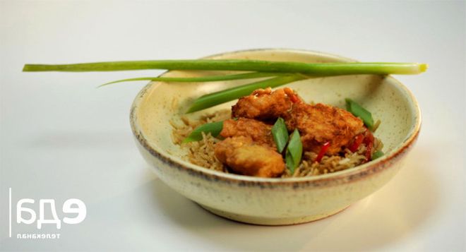 Cod in batter with rice in Asian style