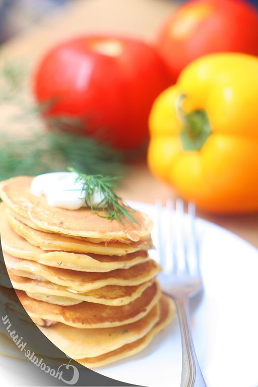 Fritters with sweet pepper, tomatoes and ham