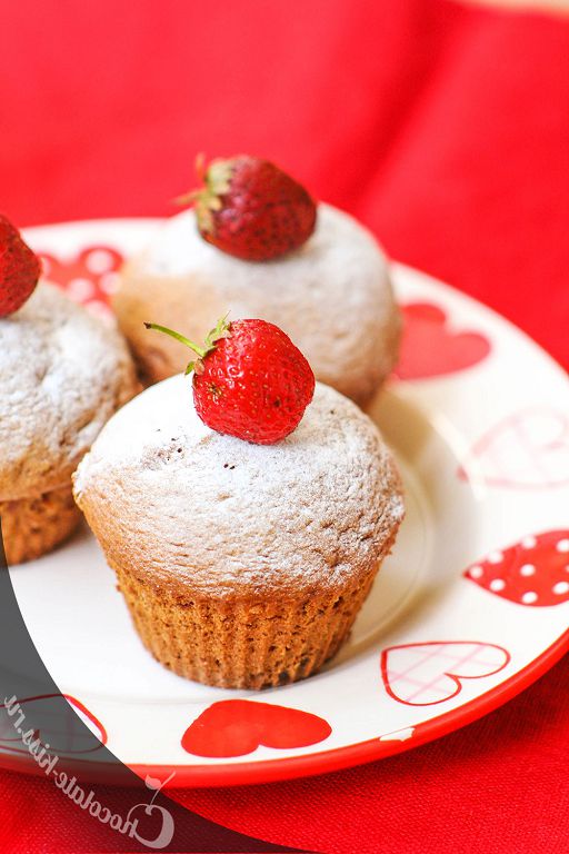 Cupcakes with iris