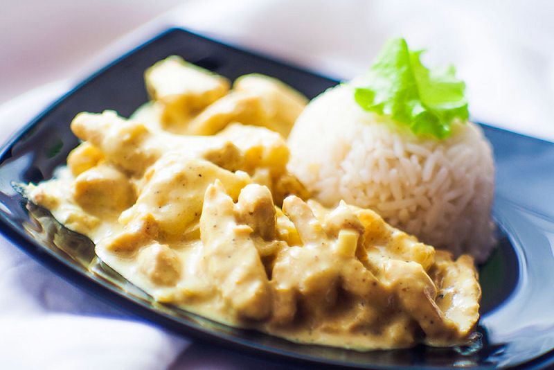 Chicken fillet with bananas