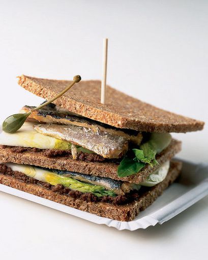 Sandwich with sardines