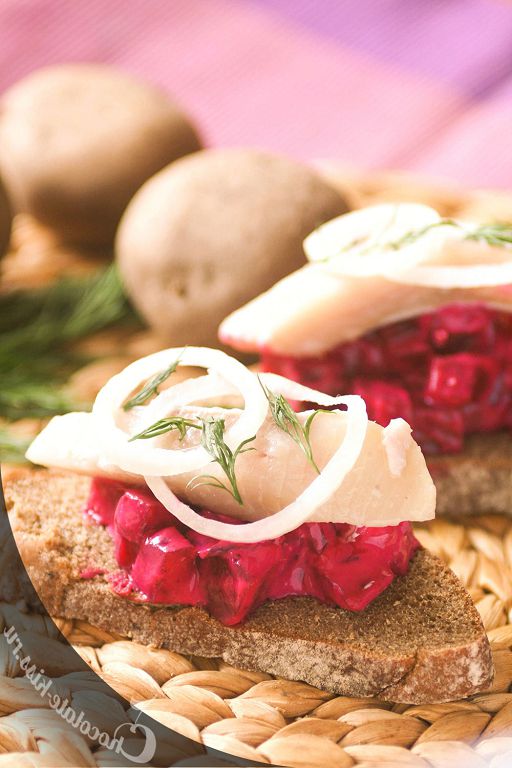 Beetroot salad with yogurt