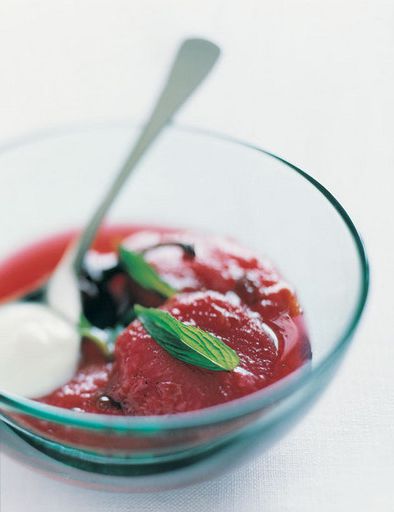 Plums stewed with chili peppers and vanilla