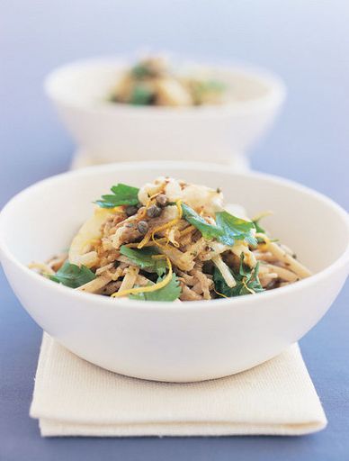 Linguine pasta with olives, lemon and fennel