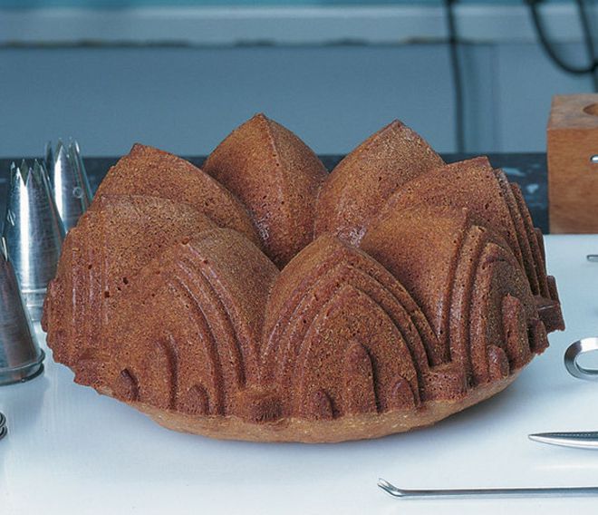 Vanilla turban with cardamom