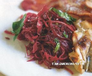 Cabbage salad with beets