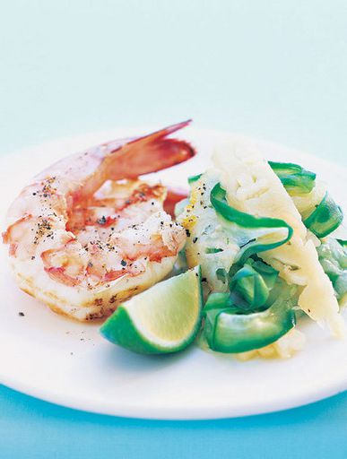 King prawns with cucumber and pineapple