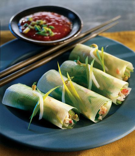Leek rolls with crab meat