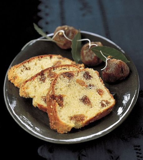 Cake with figs and Parmesan