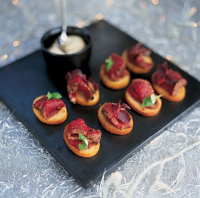 Canape Beef with horseradish